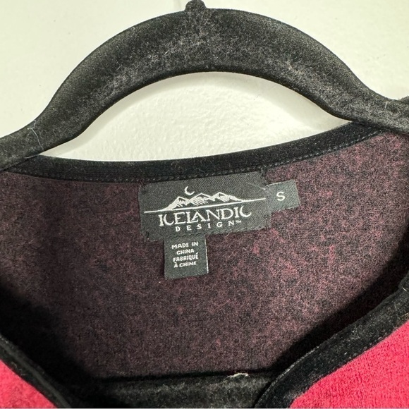 Icelandic Design red floral design wool button front sweater jacket - Picture 5 of 9